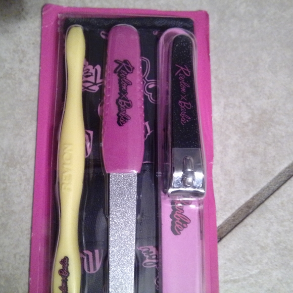 Barbie Manicure Limited Edition - Picture 11 of 16